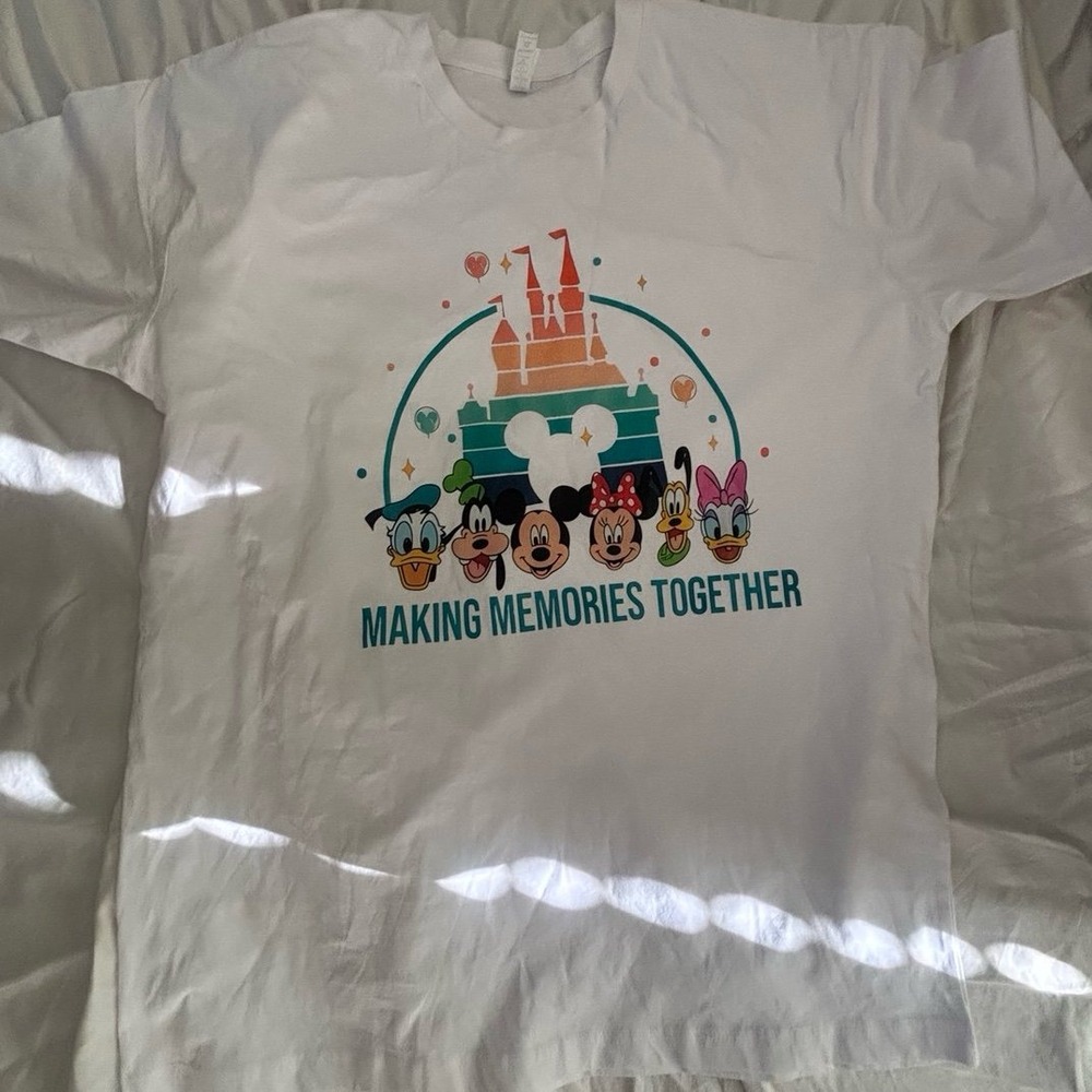 Disney Mickey Mouse and Friends "making memories together". Tee Size X-Large